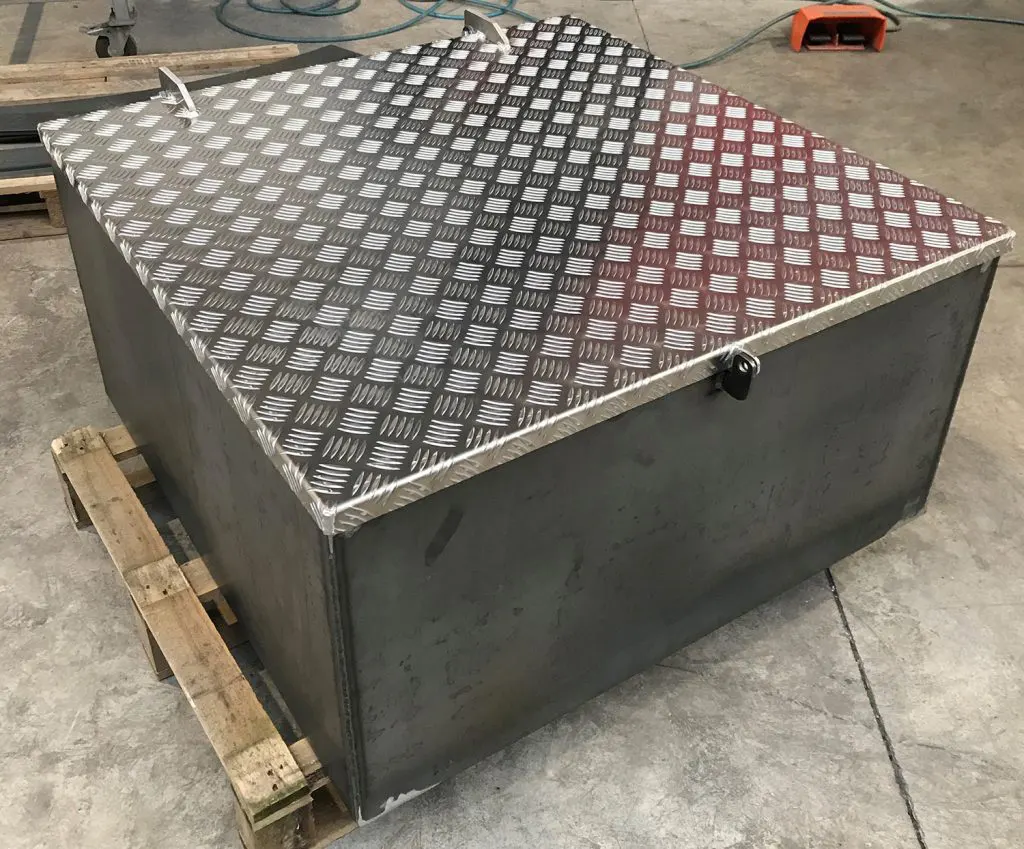 Accessoires cuve - Réhausseur métallique 960x960